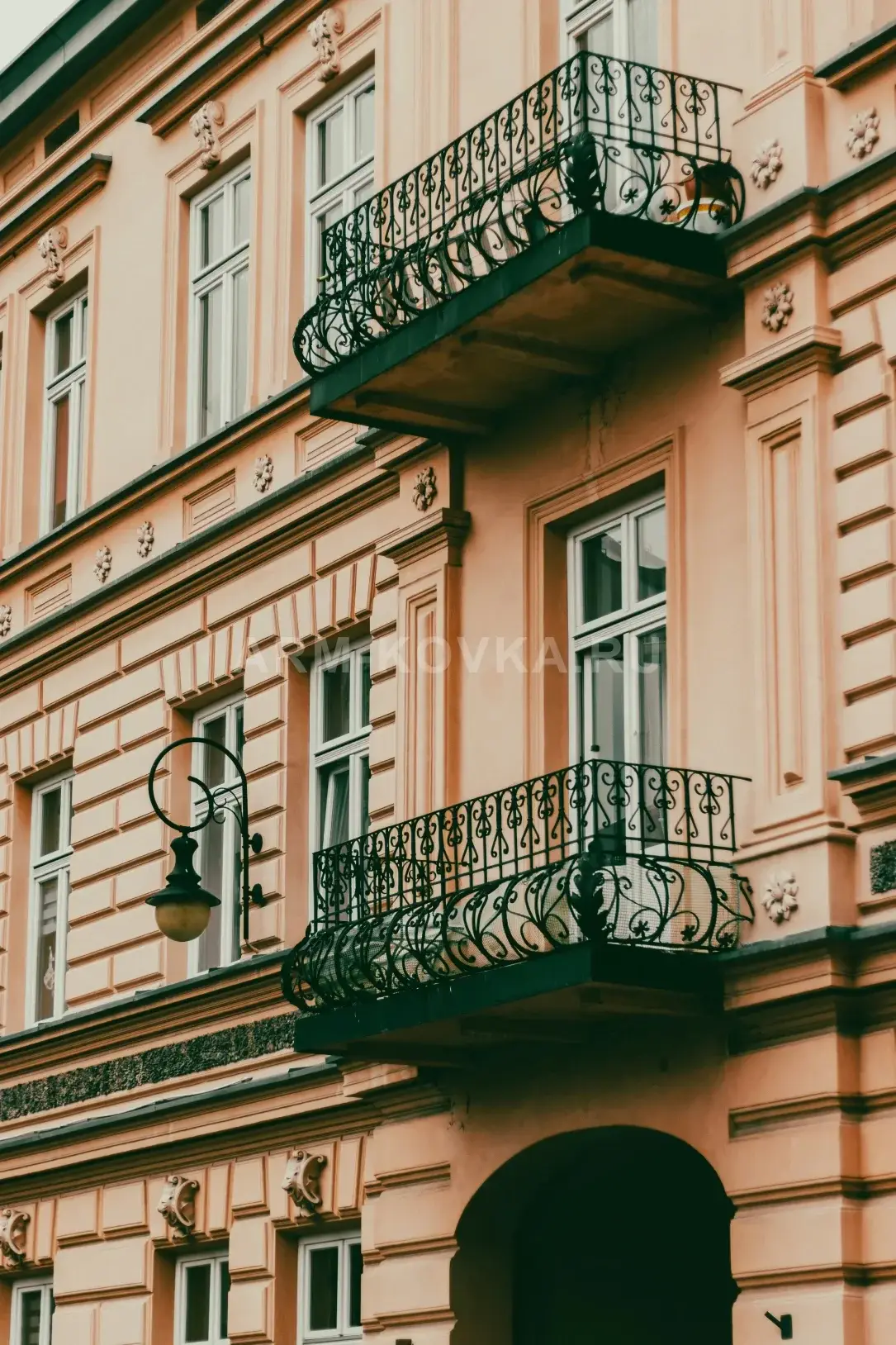Кованое балконное ограждение «Вена» в стиле европейского барокко — фото 1