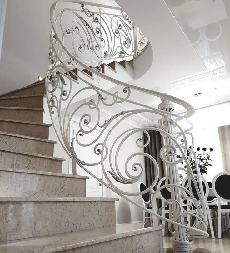 Интерьерные кованые перила «Кремона» в белом цвете — фото 1