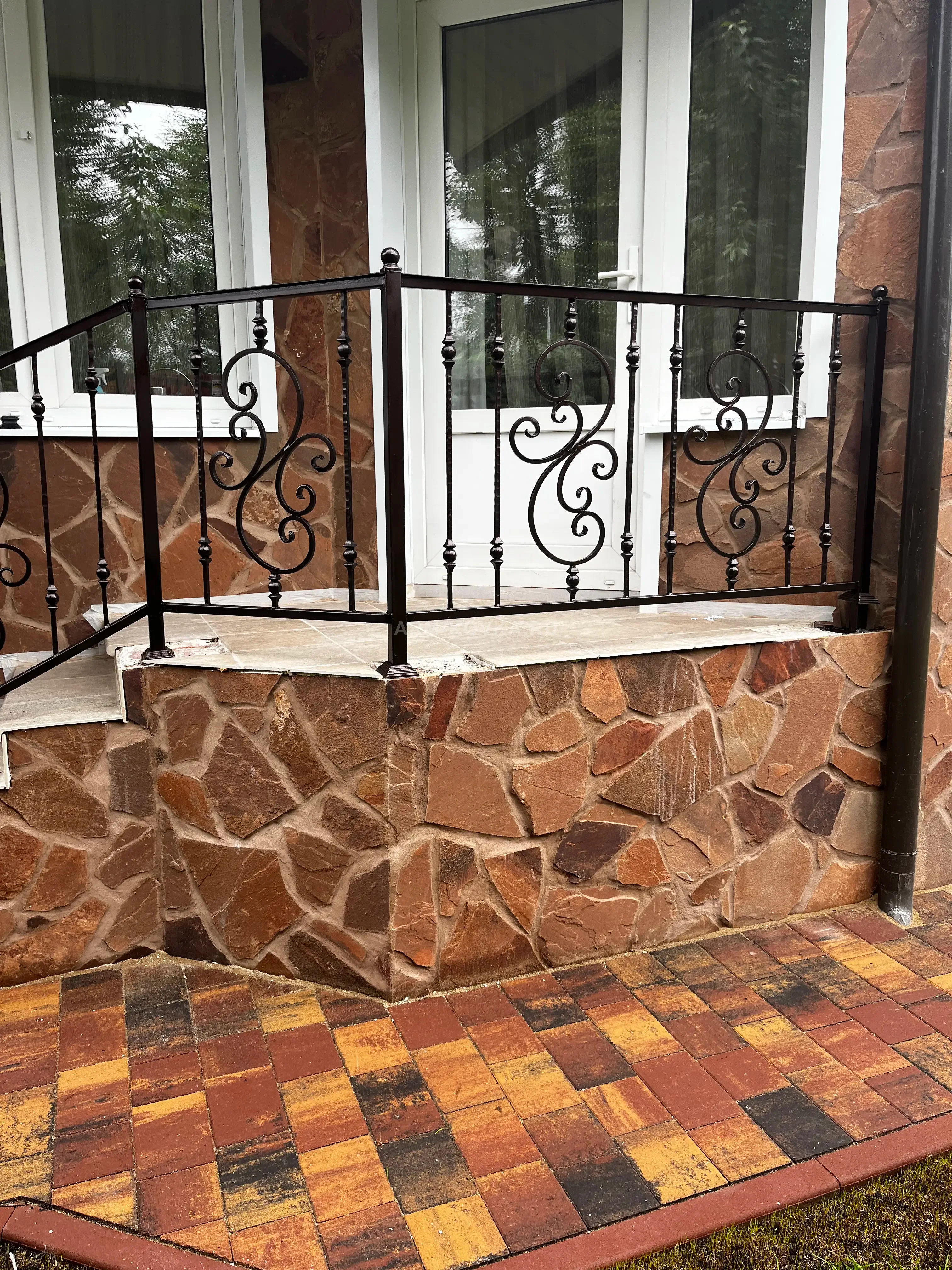 Балконное ограждение «Классический завиток» — фото 1